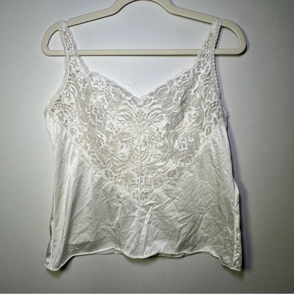 Vtg Vanity Fair Ivory Silky Top with an Intricate Lace Made in USA Ethereal - Picture 6 of 8
